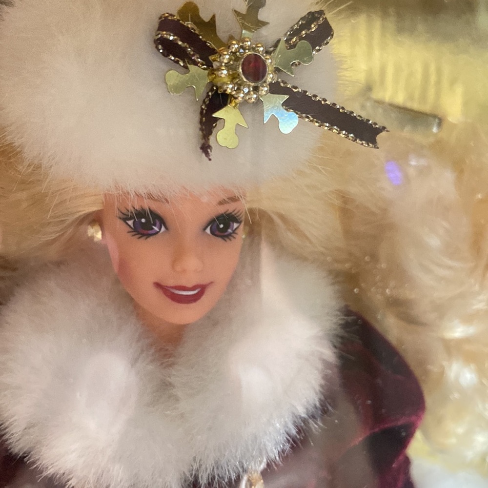 Dolls - Picture 3 of 4